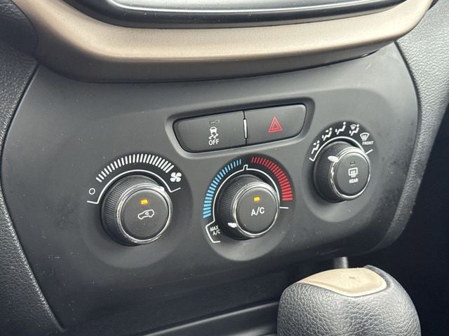 2016 Jeep Cherokee Sport