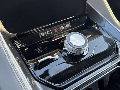 2023 Jeep Wagoneer Base