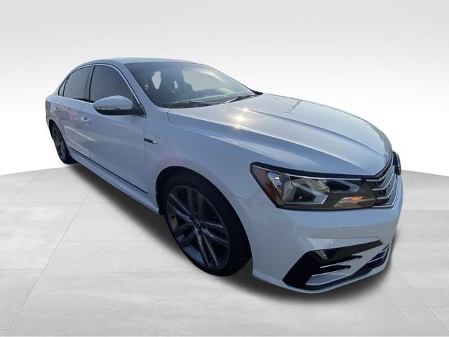 2017 Volkswagen Passat 1.8T R-Line