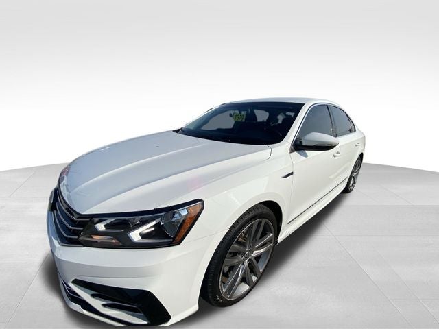 2017 Volkswagen Passat 1.8T R-Line