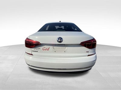 2017 Volkswagen Passat 1.8T R-Line