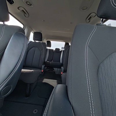 2024 Chrysler Voyager LX