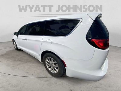 2024 Chrysler Voyager LX