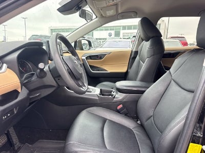 2021 Toyota RAV4 LE