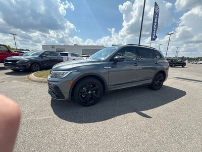 2023 Volkswagen Tiguan 2.0T SE R-Line Black