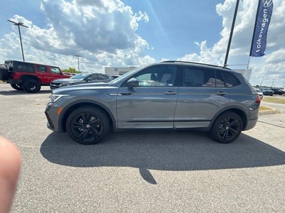 2023 Volkswagen Tiguan 2.0T SE R-Line Black