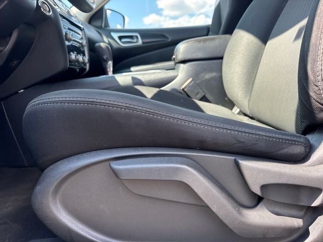 2020 Nissan Pathfinder S