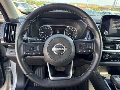 2024 Nissan Pathfinder SV