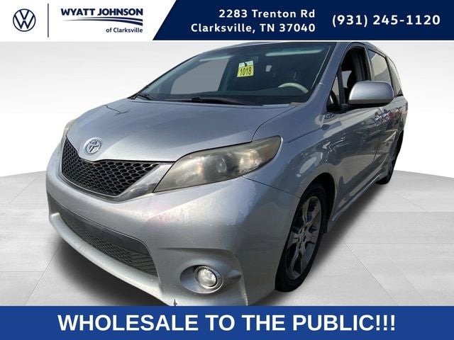 2014 Toyota Sienna SE 8 Passenger