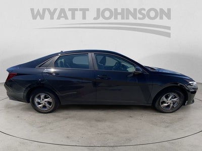 2023 Hyundai Elantra SE