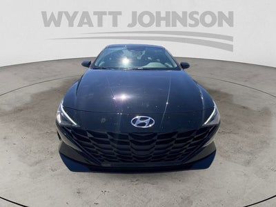 2023 Hyundai Elantra SE