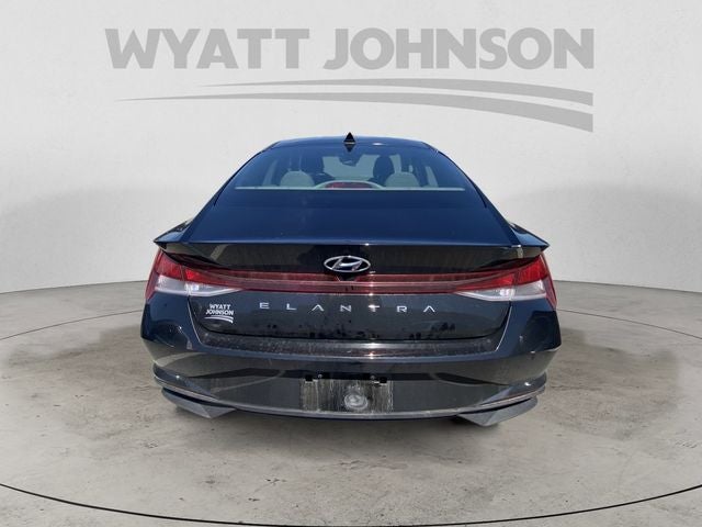 2023 Hyundai Elantra SE