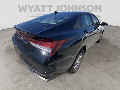2023 Hyundai Elantra SE