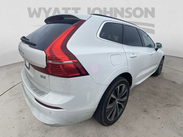 2022 Volvo XC60 B5 Momentum