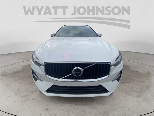 2022 Volvo XC60 B5 Momentum