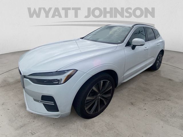 2022 Volvo XC60 B5 Momentum