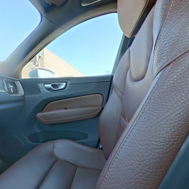 2022 Volvo XC60 B5 Momentum