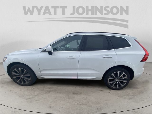 2022 Volvo XC60 B5 Momentum