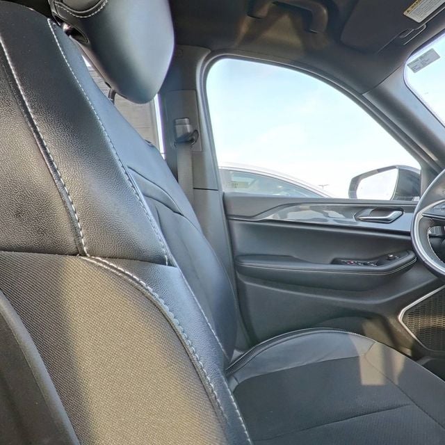 2022 Jeep Grand Cherokee Altitude