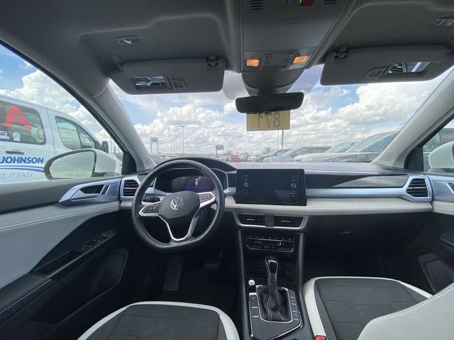 2025 Volkswagen Taos 1.5T SE