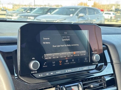 2024 Nissan Pathfinder SV