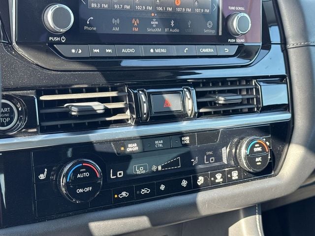 2024 Nissan Pathfinder SV