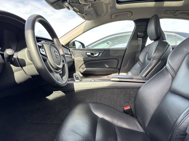 2024 Volvo S60 B5 Plus Dark Theme