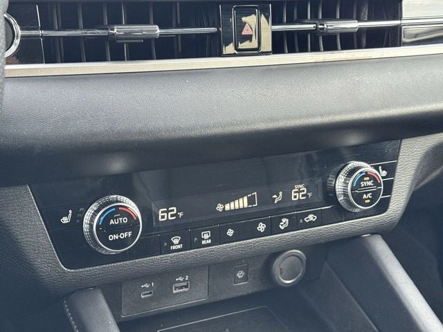 2024 Mitsubishi Outlander SE Black Edition