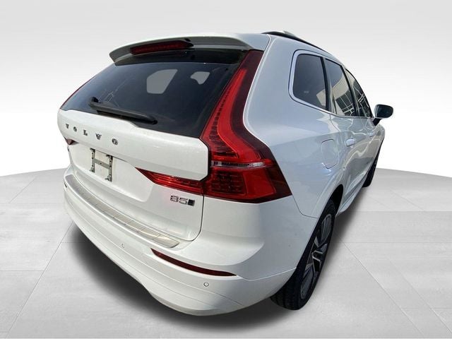 2022 Volvo XC60 B5 Momentum