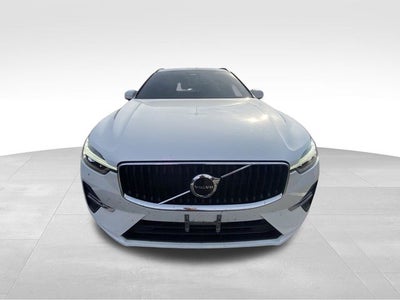 2022 Volvo XC60 B5 Momentum
