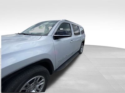 2023 Jeep Wagoneer Base