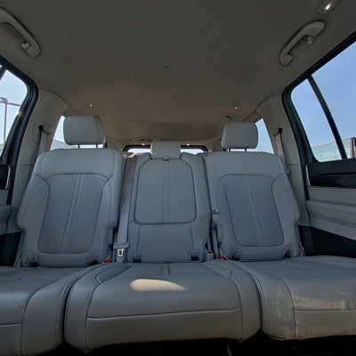 2023 Jeep Wagoneer Base
