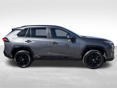 2022 Toyota RAV4 Hybrid SE