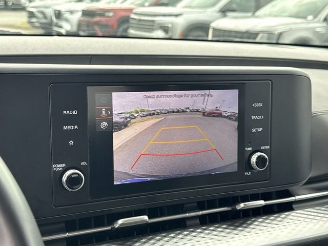 2024 Kia Carnival LX