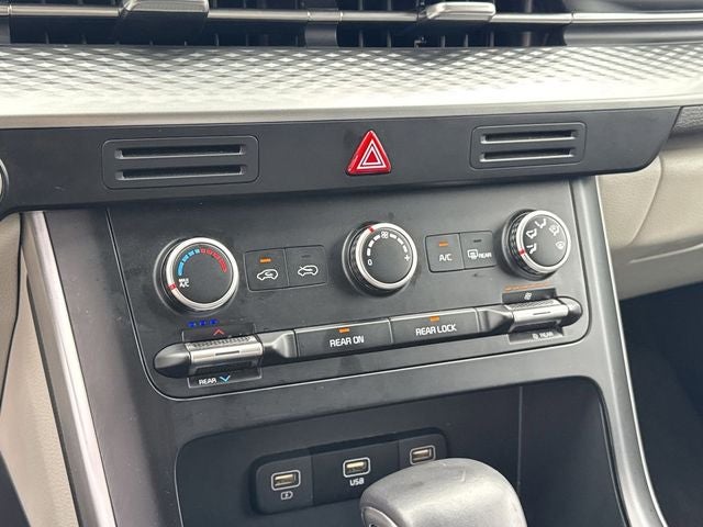 2024 Kia Carnival LX