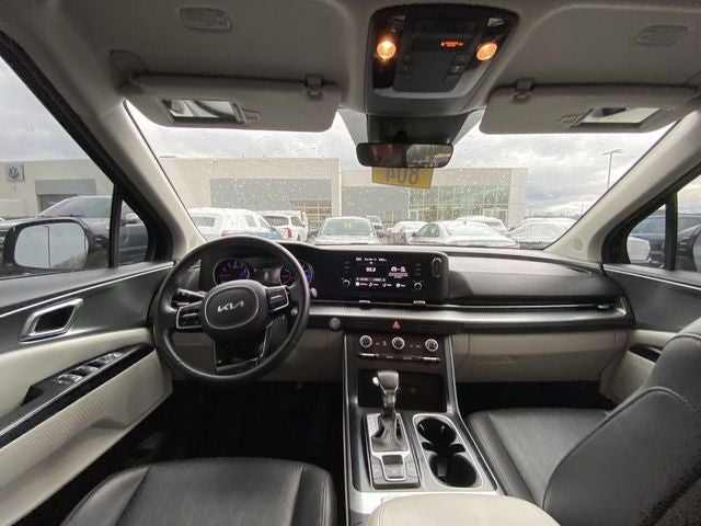 2023 Kia Carnival LX
